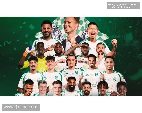 足球巨星齐聚一堂共庆荣耀时刻捧起梦想奖杯的辉煌瞬间